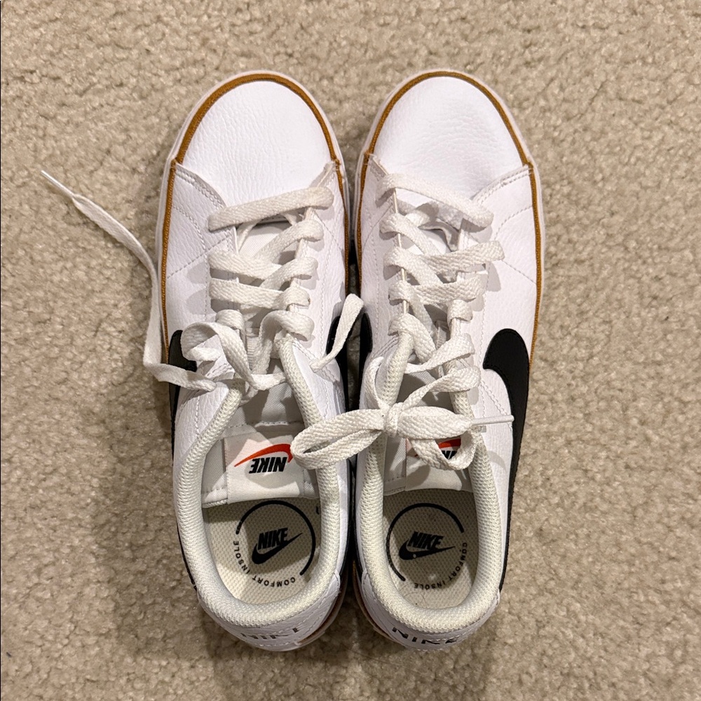 Nike White and Black Low-Top Sneakers